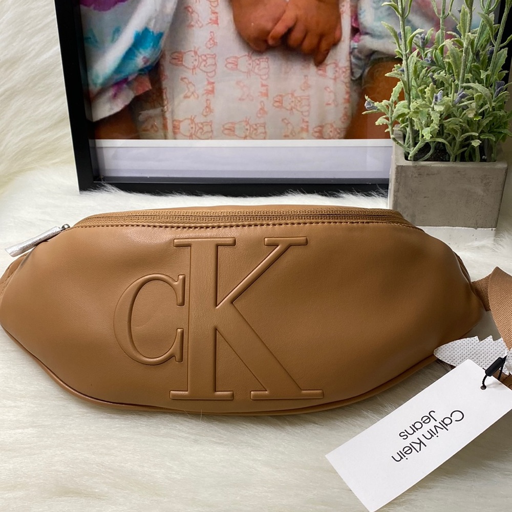 Calvin Klein soft beltbag
